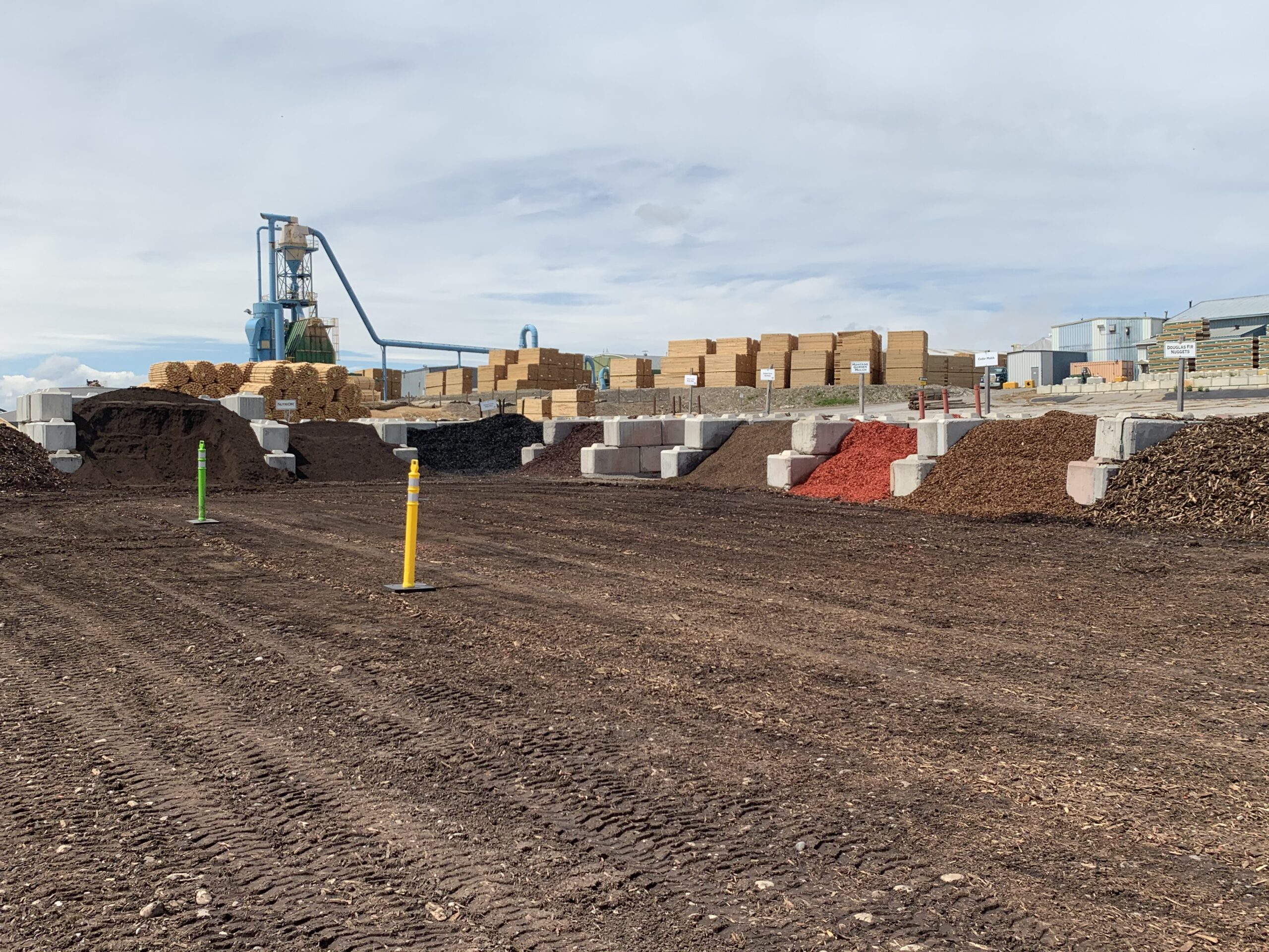 cochrane-mulch-and-soil-depot-offers-pickup-for-bulk-and-bagged-products